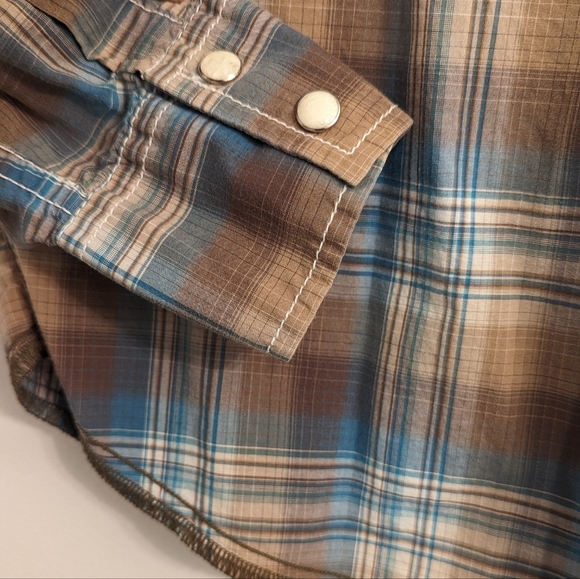 American Eagle | Plaid Button-Down Western-style Shirt - Picture 2 of 4